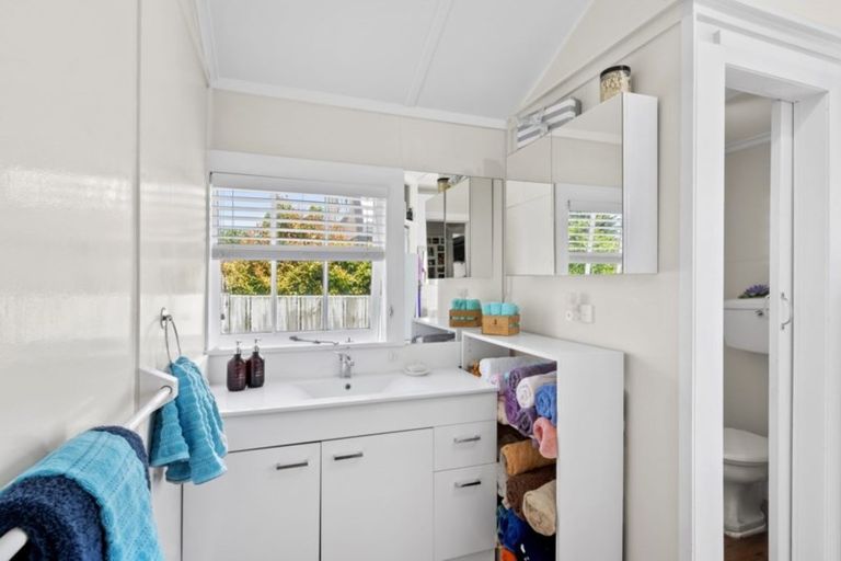 Photo of property in 30 Ladies Mile, Manly, Whangaparaoa, 0930