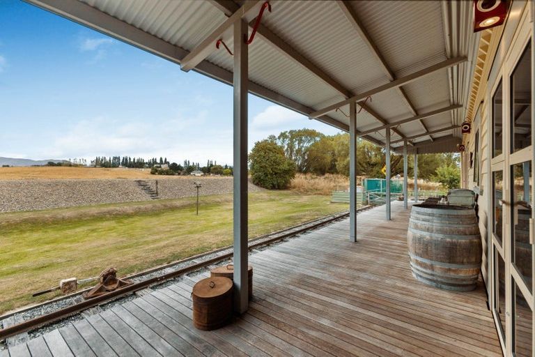 Photo of property in 11 Half Time Close, Omakau, 9376