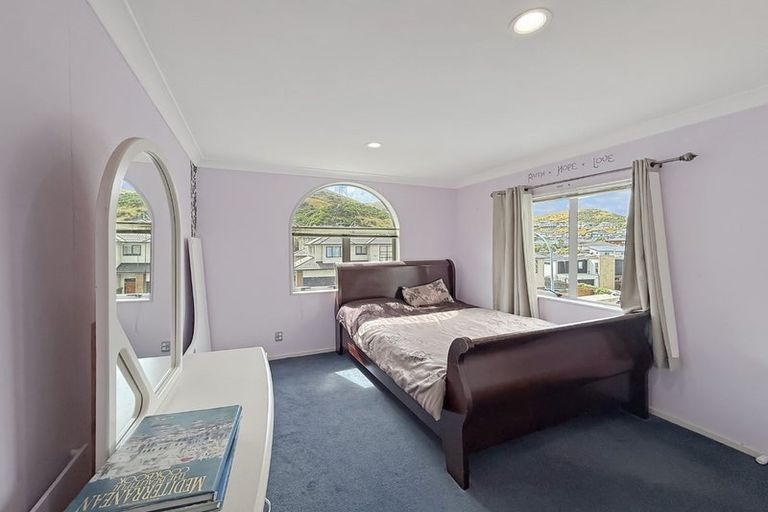 Photo of property in 5 Erlestoke Crescent, Churton Park, Wellington, 6037