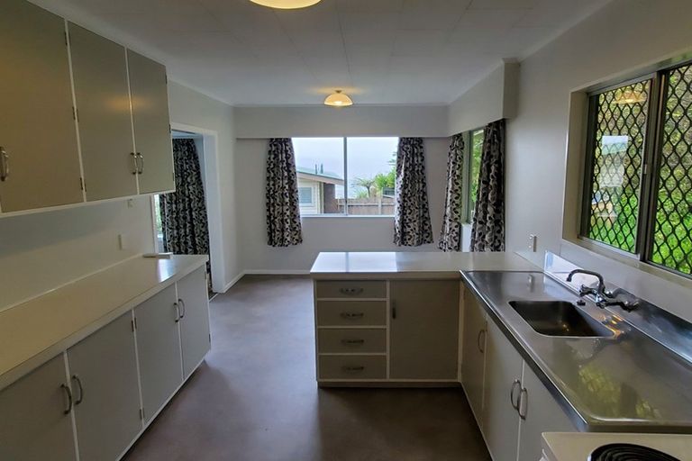 Photo of property in 87 Mulberry Street, Normandale, Lower Hutt, 5010