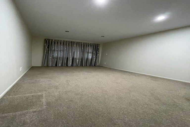 Photo of property in 3 Jammen Drive, Massey, Auckland, 0614