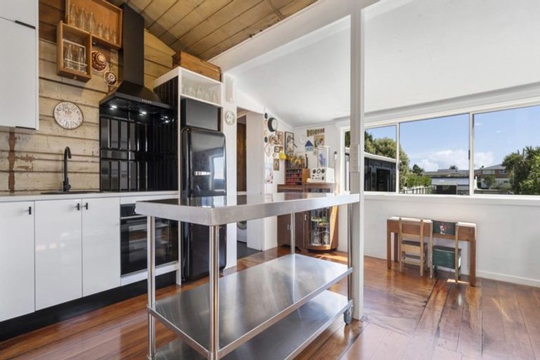 Photo of property in 163 Lemon Street, Strandon, New Plymouth, 4312