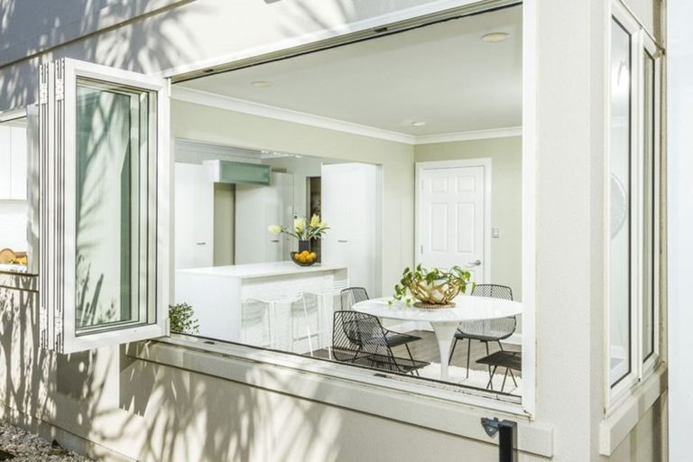 Photo of property in 72b Parr Terrace, Castor Bay, Auckland, 0620