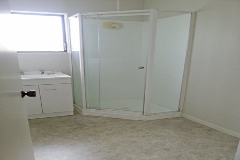 Photo of property in 6 Templeton Place, Clendon Park, Auckland, 2103