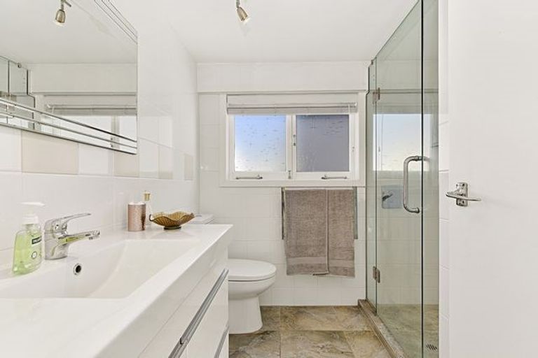 Photo of property in 10/20 Selwyn Road, Cockle Bay, Auckland, 2014