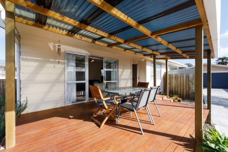 Photo of property in 110 Apollo Parade, Milson, Palmerston North, 4414