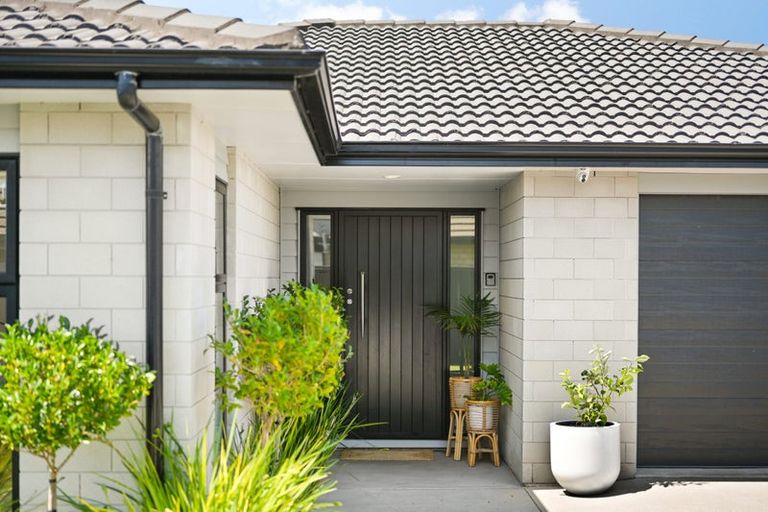 Photo of property in 1 Hebe Crescent, Papamoa Beach, Papamoa, 3118