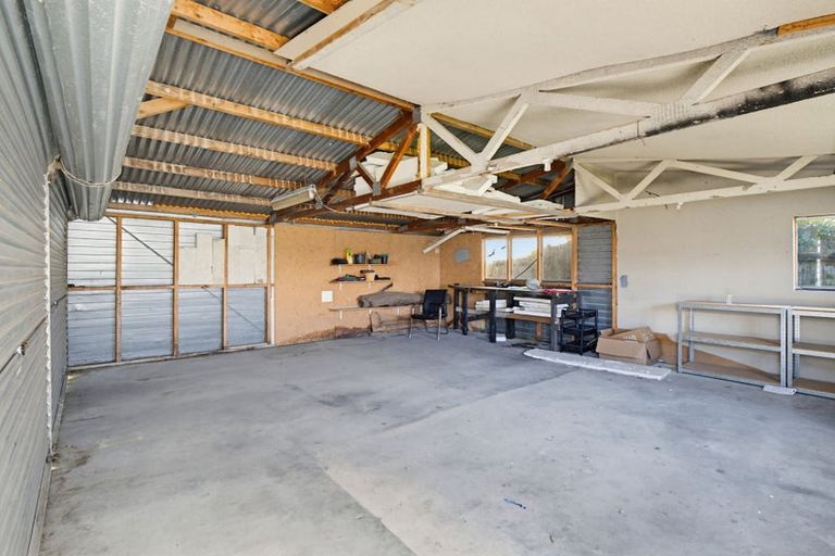 Photo of property in 22 Peter Hall Drive, Kelvin Grove, Palmerston North, 4414