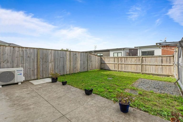 Photo of property in 54 Vincent Mcgrath Crescent, Swanson, Auckland, 0614