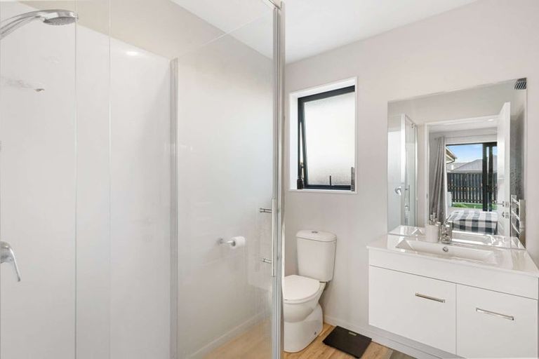 Photo of property in 160 Shillingford Boulevard, Rolleston, 7615