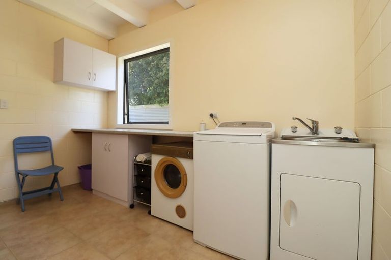 Photo of property in 11 Oakham Street, Hampden, 9410