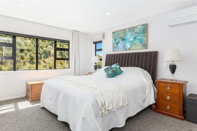 Photo of property in 41b Queen Charlotte Drive, Aotea, Porirua, 5024