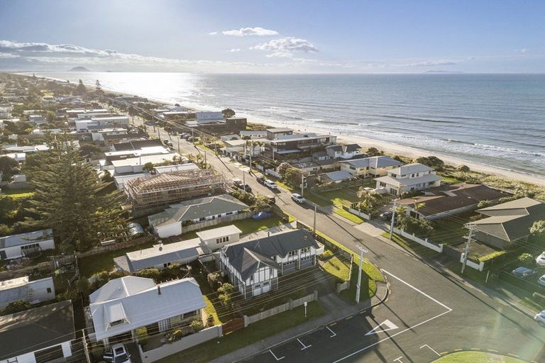 Photo of property in 70 Karewa Parade, Papamoa Beach, Papamoa, 3118