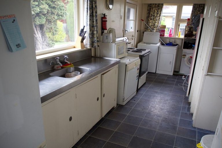 Photo of property in 310 Riccarton Road, Upper Riccarton, Christchurch, 8041