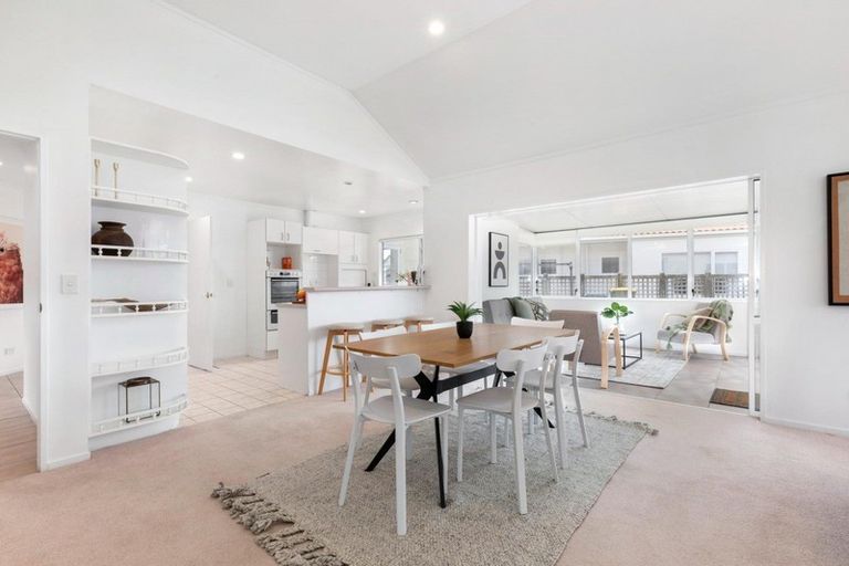 Photo of property in 8 Lakeside Villas, Whitby, Porirua, 5024