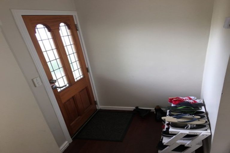 Photo of property in 15 Van Dyke Place, West Harbour, Auckland, 0618