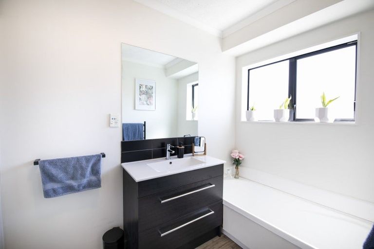 Photo of property in 16b Rutherford Road, Marewa, Napier, 4110
