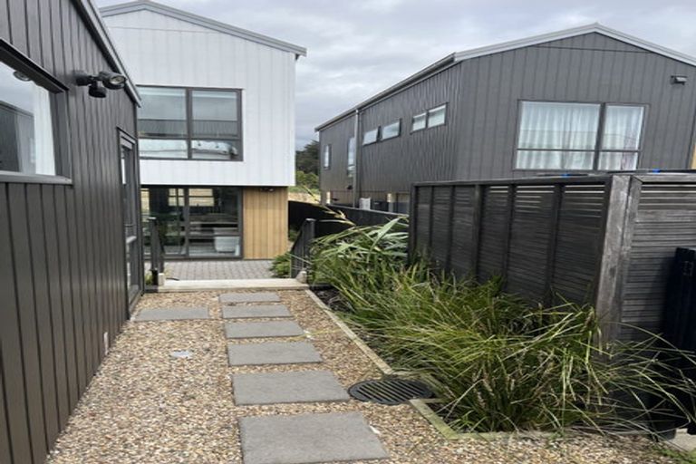 Photo of property in 10 Kapia Road, Westgate, Auckland, 0614