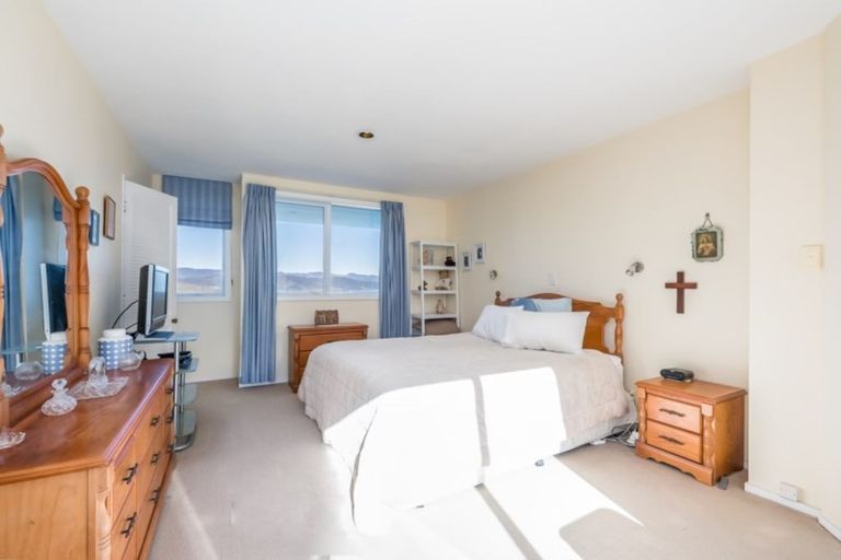 Photo of property in 7 Te Whiti Grove, Korokoro, Lower Hutt, 5012