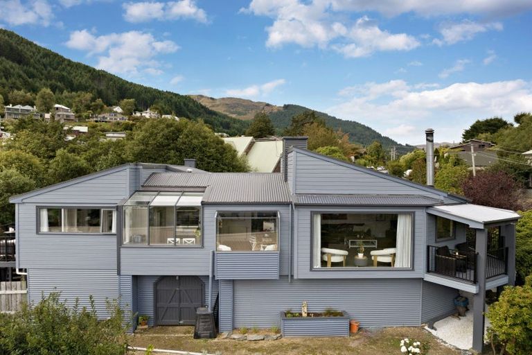 Photo of property in 214 Fernhill Road, Sunshine Bay, Queenstown, 9300