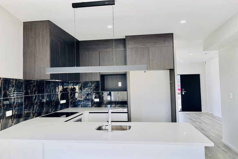 Photo of property in 3 Noia Way, Karaka, Papakura, 2113