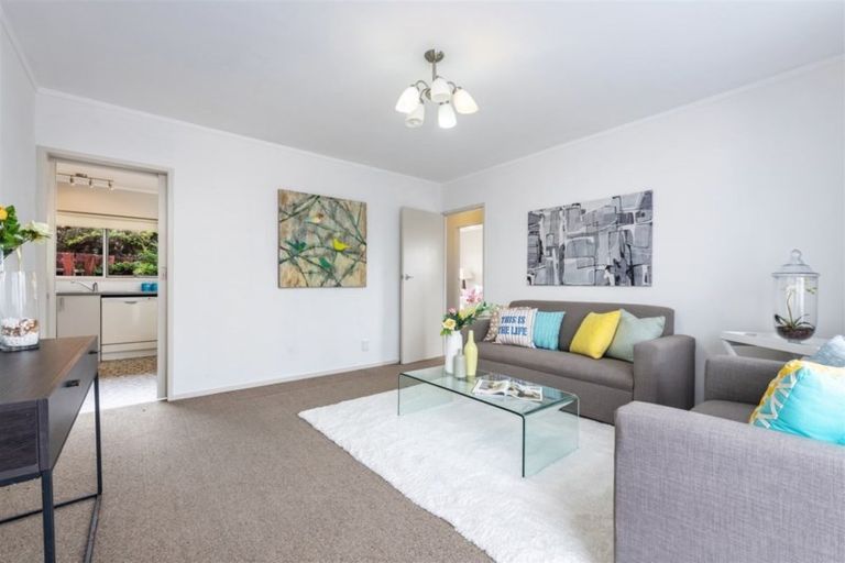 Photo of property in 3/17 Captain Scott Road, Glen Eden, Auckland, 0602