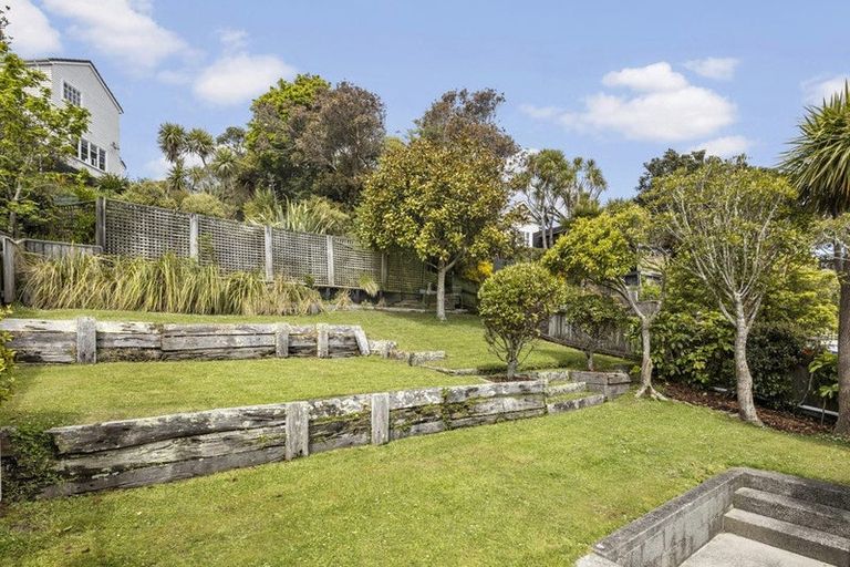 Photo of property in 17 Firth Terrace, Karori, Wellington, 6012