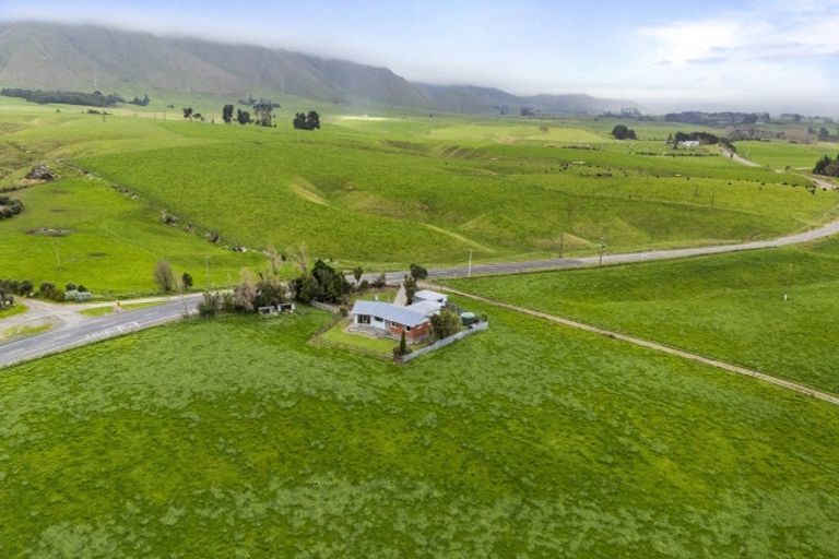 Photo of property in 425 Makerua Road, Tokomaru, 4474