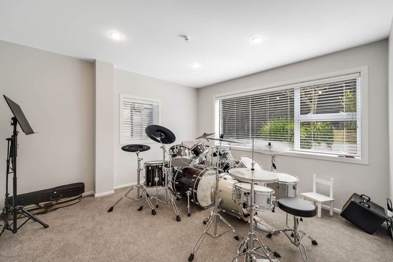 Photo of property in 12 Fordyce Avenue, Sunnyhills, Auckland, 2010