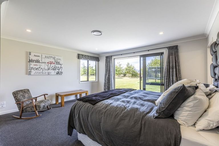 Photo of property in 7 Hartwell Drive, Kelvin Grove, Palmerston North, 4470