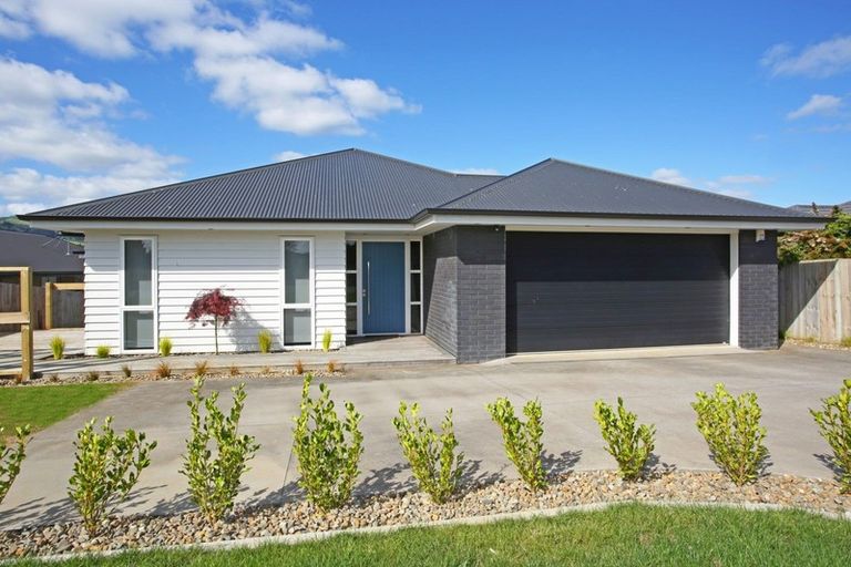 Photo of property in 32 Helenslee Road, Pokeno, 2402