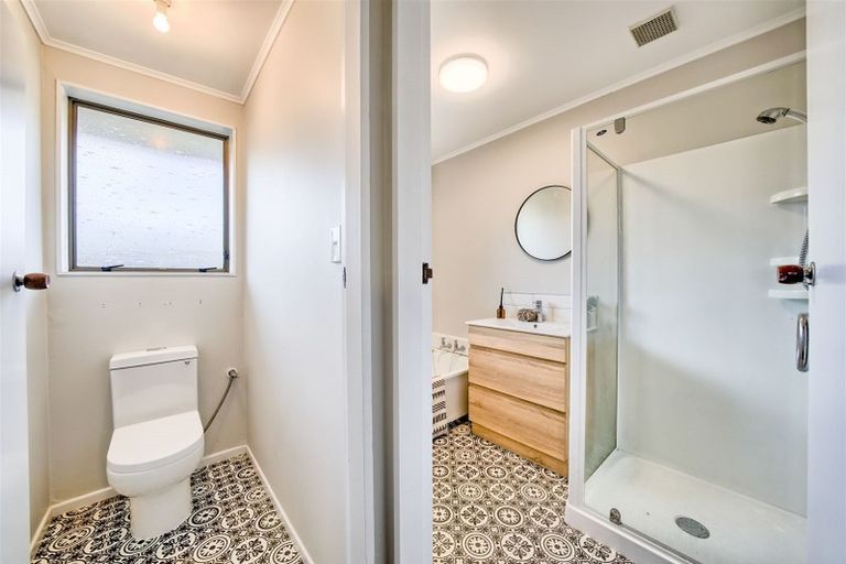 Photo of property in 1/21 Roband Crescent, Brown Owl, Upper Hutt, 5018