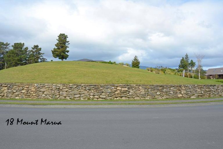 Photo of property in 18 Mount Marua Way, Timberlea, Upper Hutt, 5018