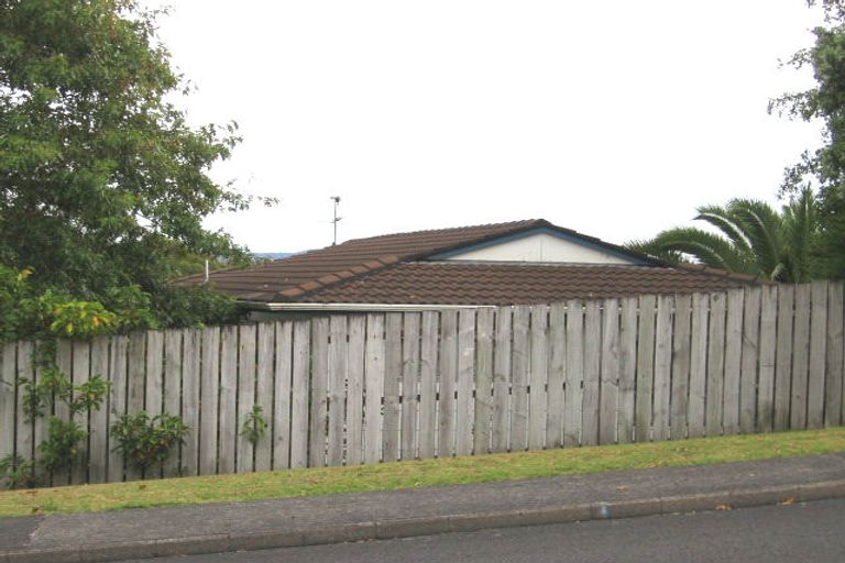 Photo of property in 13 Fitzherbert Avenue, West Harbour, Auckland, 0618