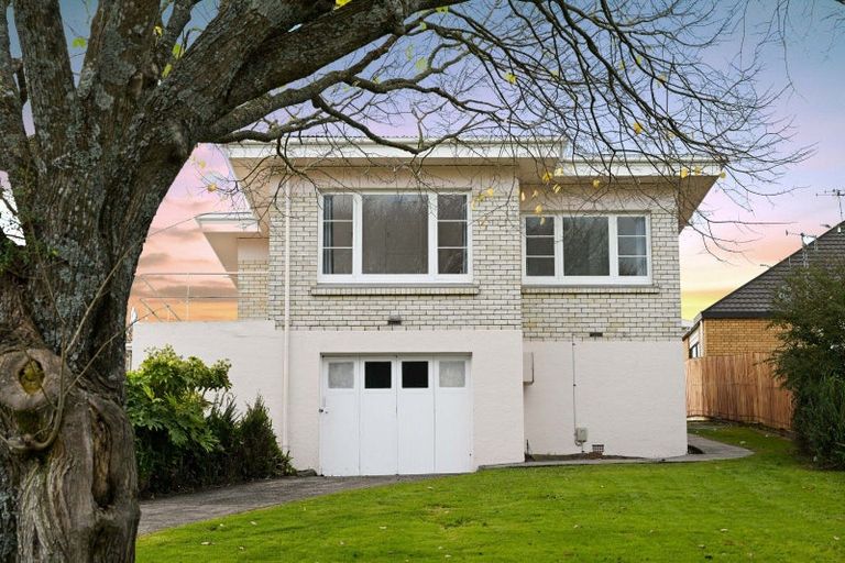 Photo of property in 98 Mahoe Street, Melville, Hamilton, 3206