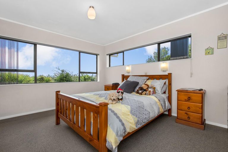 Photo of property in 9 Rhonda Place, Opaheke, Papakura, 2113