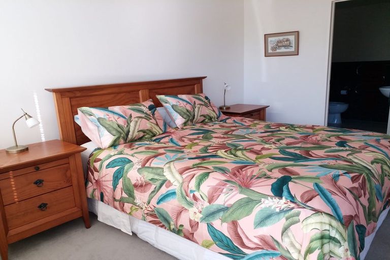 Photo of property in 1a/175 Hurstmere Road, Takapuna, Auckland, 0622