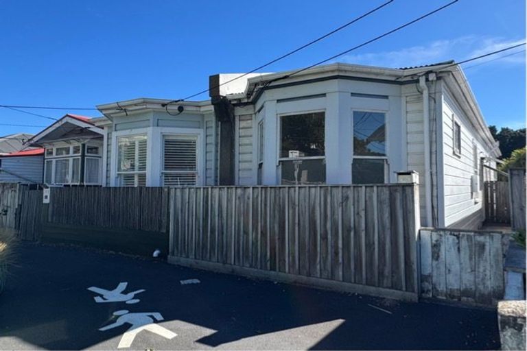 Photo of property in 546 Adelaide Road, Berhampore, Wellington, 6023