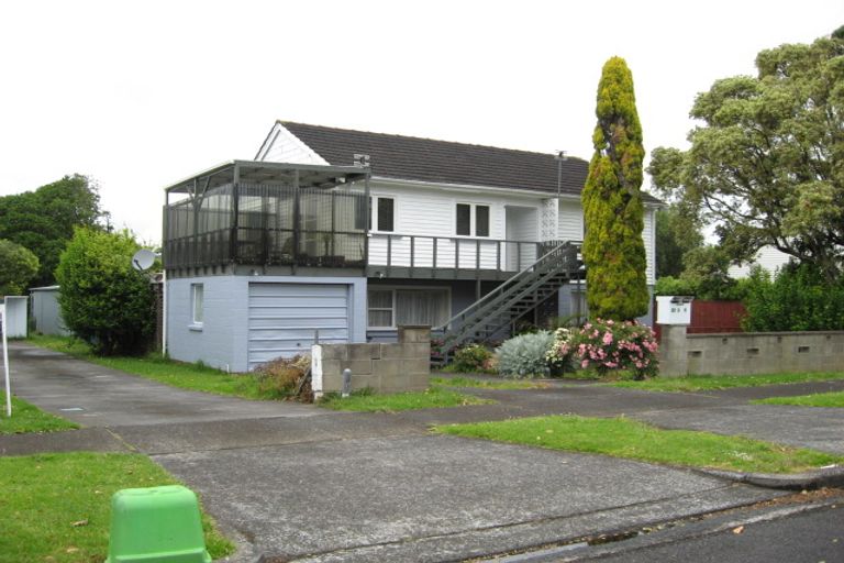 Photo of property in 27 Seaforth Avenue, Mangere Bridge, Auckland, 2022