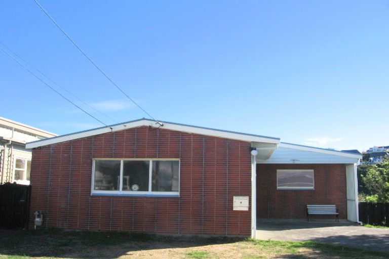 Photo of property in 4 Harbour Park Terrace, Khandallah, Wellington, 6035