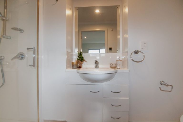 Photo of property in 40 Erlestoke Crescent, Churton Park, Wellington, 6037