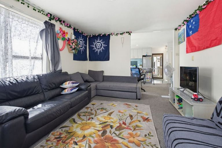 Photo of property in 9 Panzic Place, Glen Eden, Auckland, 0602