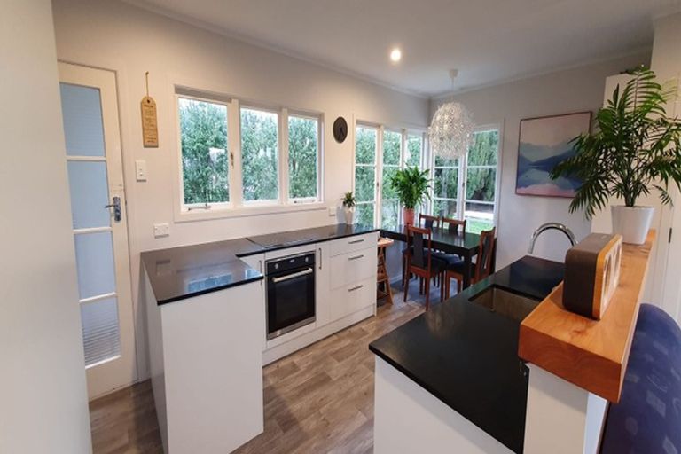 Photo of property in 20 Victoria Avenue, Waiuku, 2123