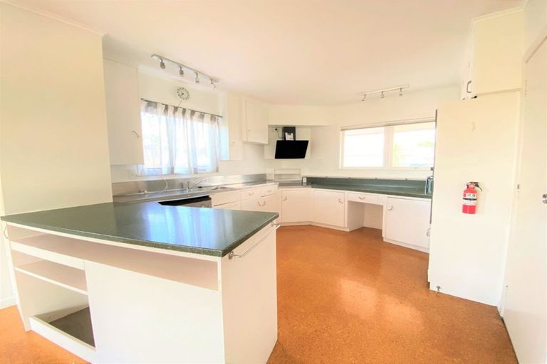 Photo of property in 97 Clovelly Road, Bucklands Beach, Auckland, 2012