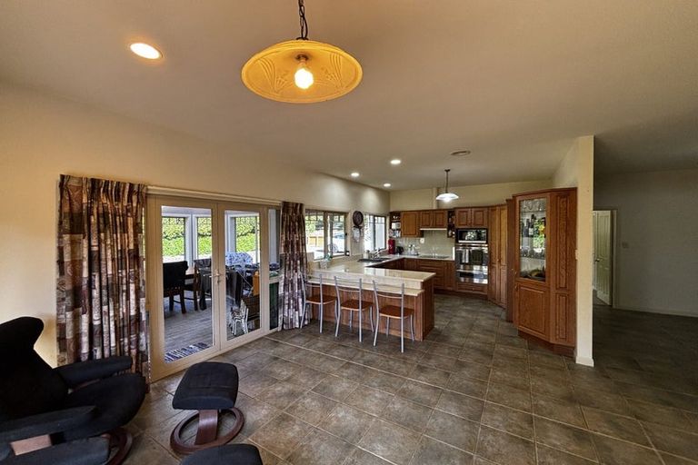 Photo of property in 26 Shelter Grove, Frankleigh Park, New Plymouth, 4310