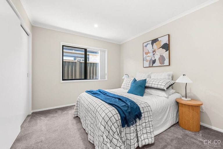 Photo of property in 15 Te Kaeaea Crescent, Wallaceville, Upper Hutt, 5018