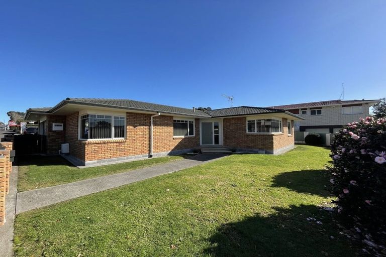 Photo of property in 332a Devon Street West, New Plymouth, 4310