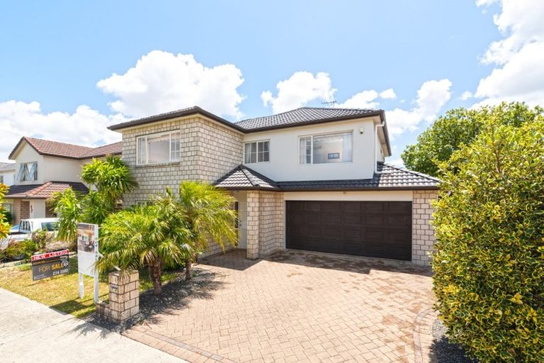 Photo of property in 14 Bridgefield Crescent, Flat Bush, Auckland, 2016