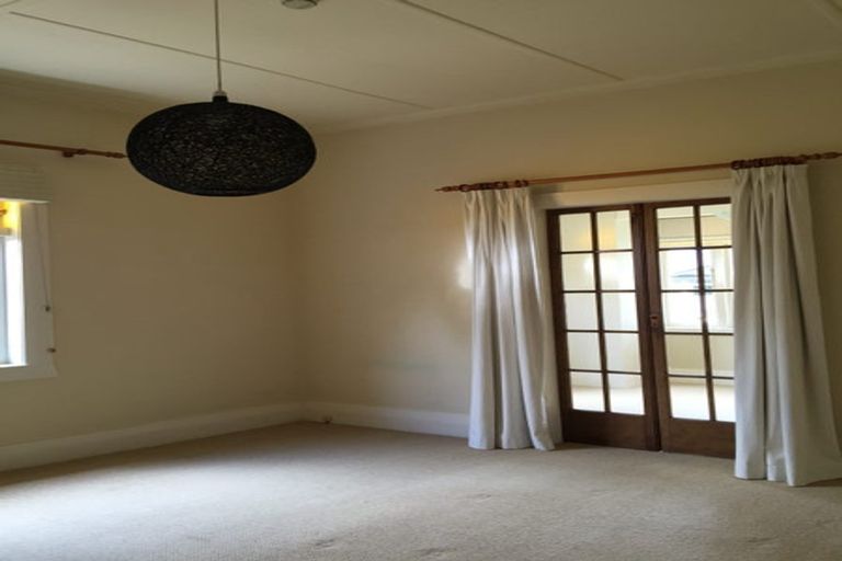 Photo of property in 6 Adam Street, Greenlane, Auckland, 1051