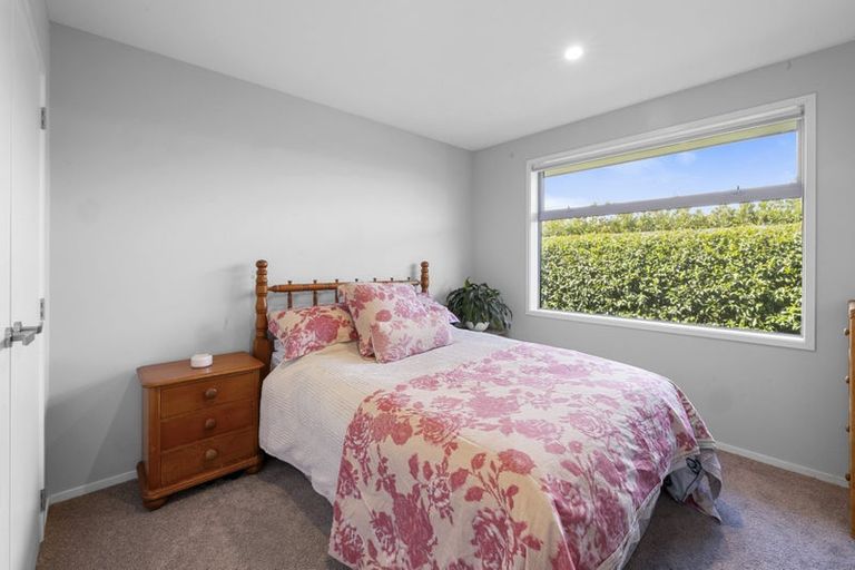 Photo of property in 8 Wentworth Lane, Waiwhakaiho, New Plymouth, 4312